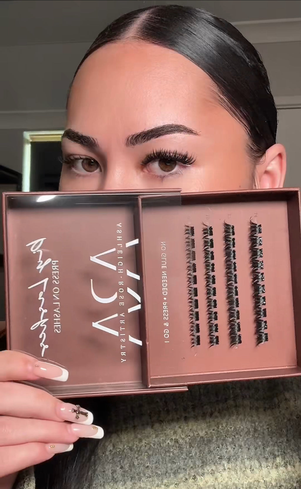 SNATCHED PRESS ON LASHES